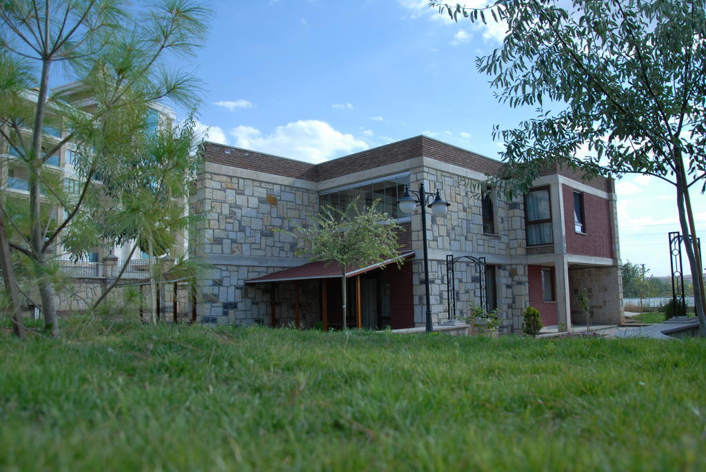 Ceylan Termal Saglikli Yasam Koyu Villa Eskişehir Bilik gambar